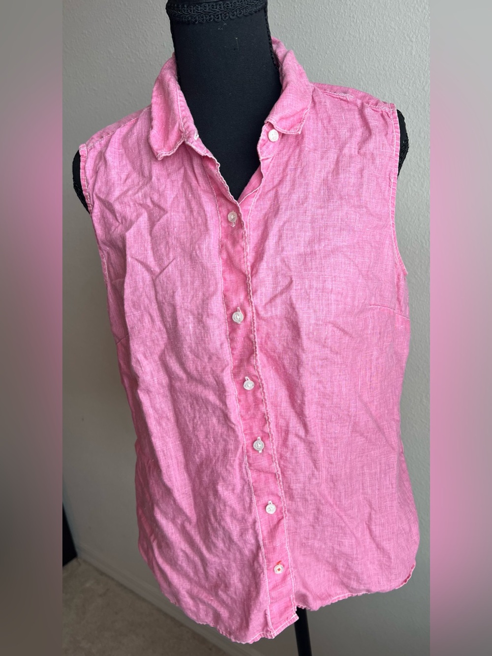 Tommy Bahama Coastalina Sleeveless Button-Down Linen Top in Pink